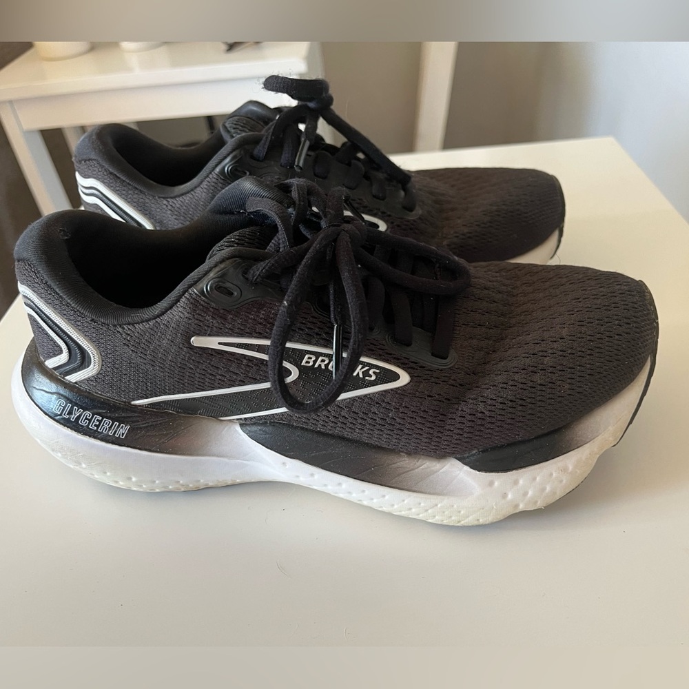 Brooks shoes